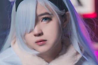 Hatori Sama最新白丝图集——这身材不得不说，有那么一点儿吸引人的火花。